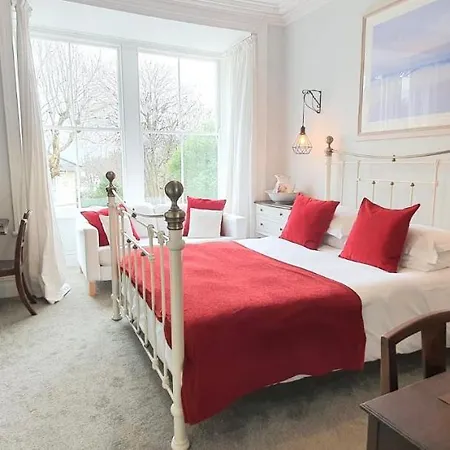 Holbein House 3*