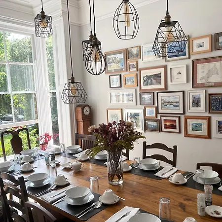 Holbein House Bed & Breakfast 3*
